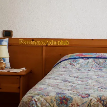 Ramandolo Club בית כפרי